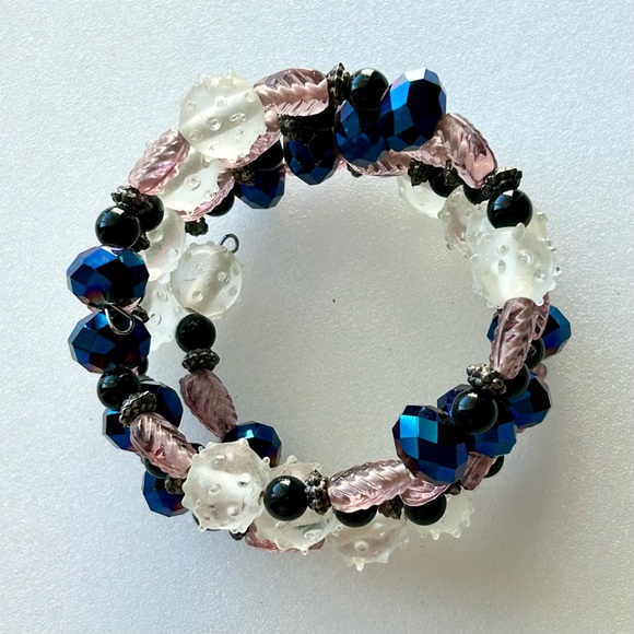 Vintage Glass Bead Bracelet on Memory Wire Artglass 8” - Picture 3 of 7